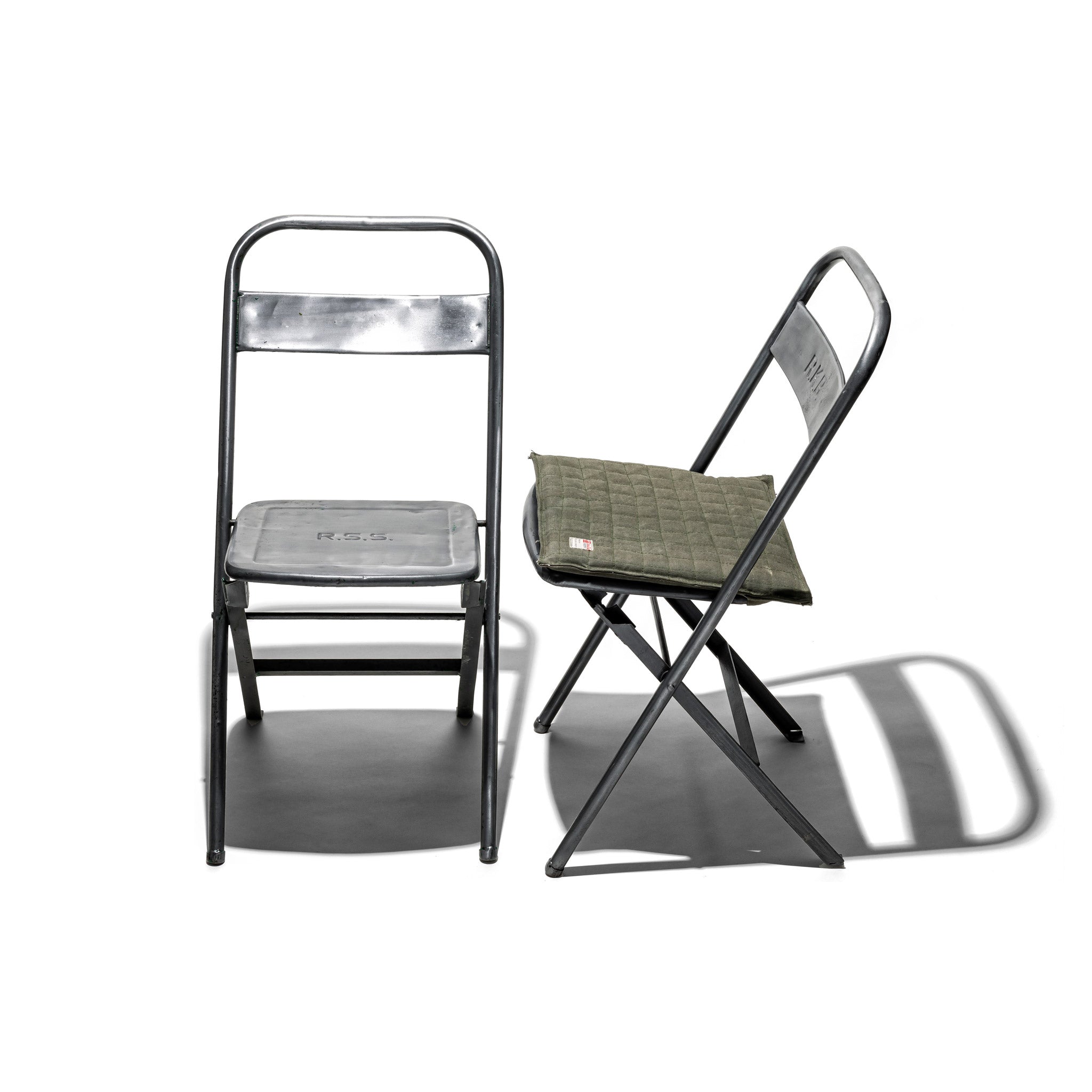 PUEBCO VINTAGE STEEL FOLDING CHAIR 2脚set VINTAGE STEEL FOLDING CHAIR / Natural – PUEBCO AUSTRALIA