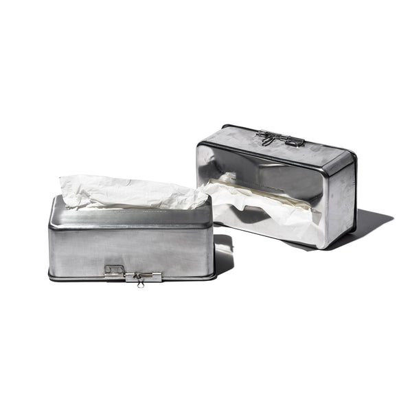 WALL-MOUNTED PAPER TOWEL CASE