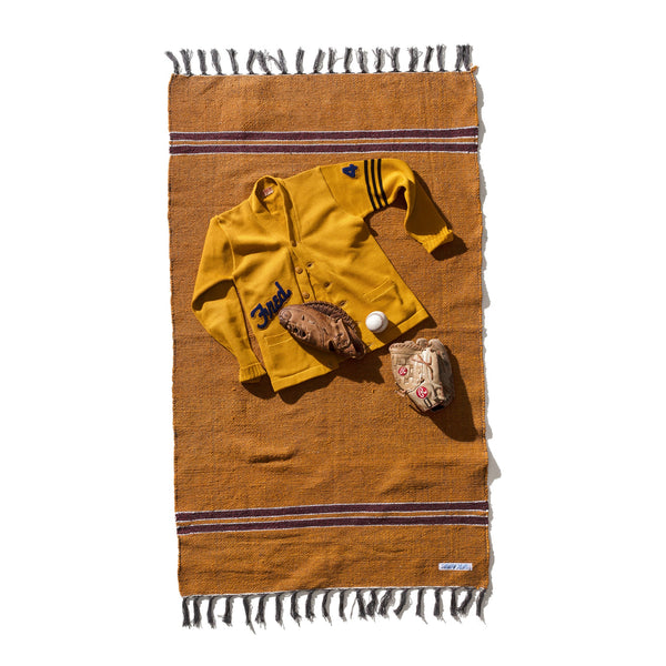 COLLEGE RUG / Mustard