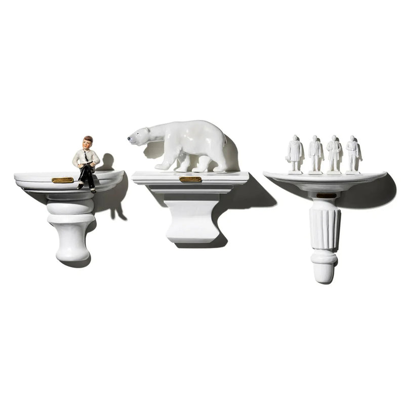 WALL HANGING SHELF / Theater